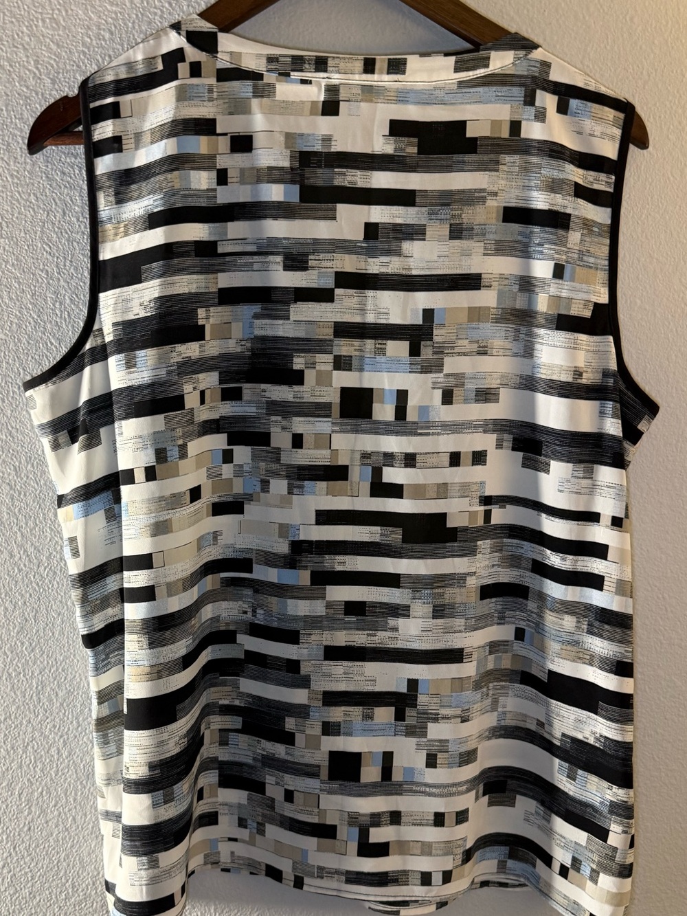 Calvin Klein Black, White & Gray Geometric Sleeveless Top - Picture 3 of 8